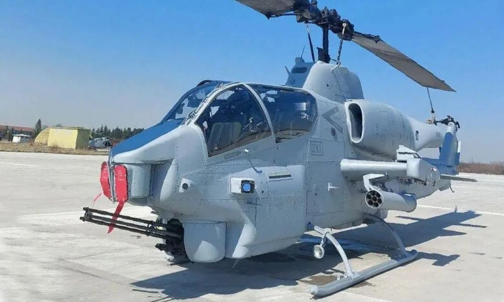 Με 10 επιθετικά ελικόπτερα AH-1W Super Cobra εξοπλίζεται το τουρκικό μίνι αεροπλανοφόρο Anadolou-Το “μακρύ χέρι” του Ερντογάν